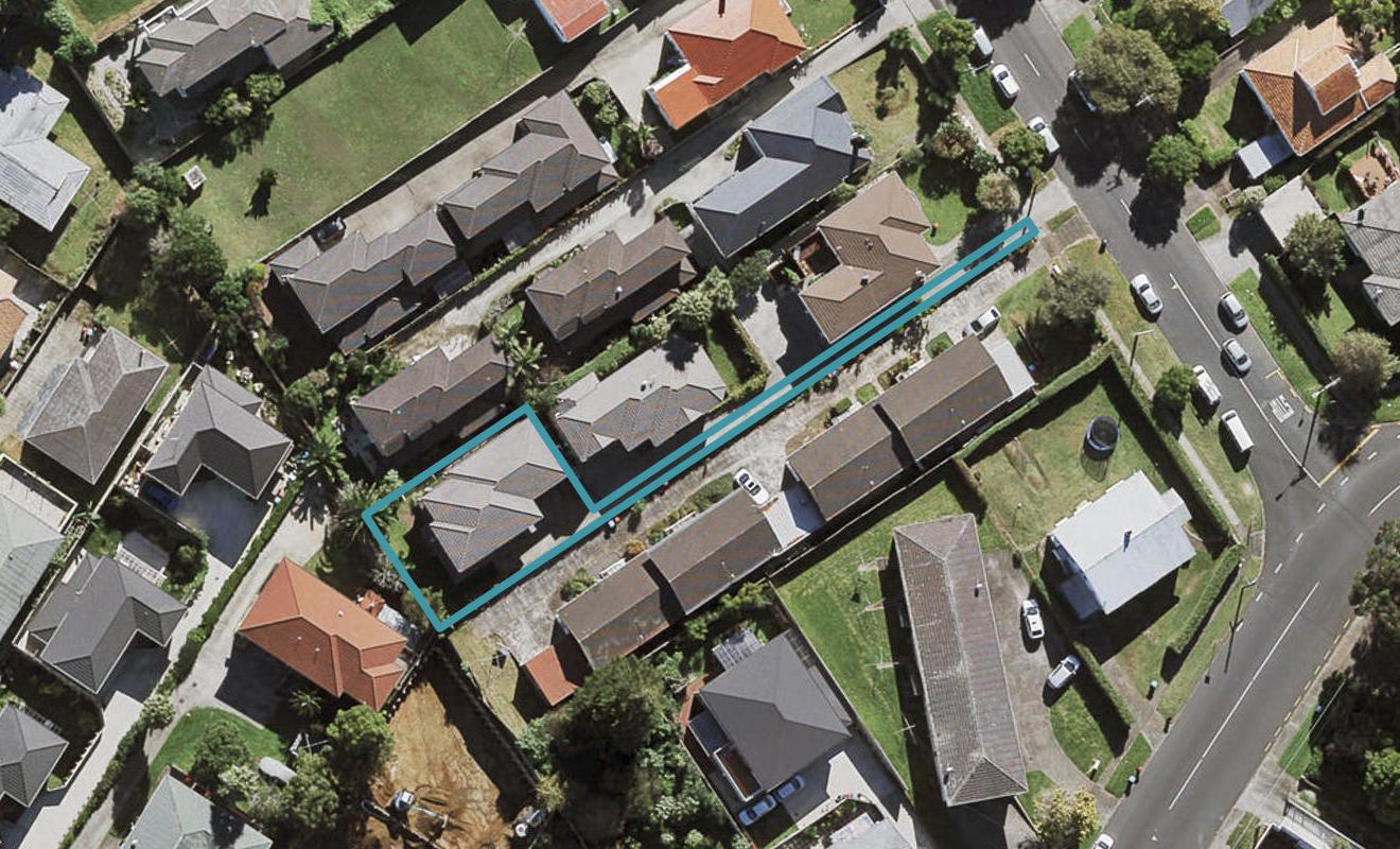 17B Hayr Road, Three Kings, Auckland - Carousel 1