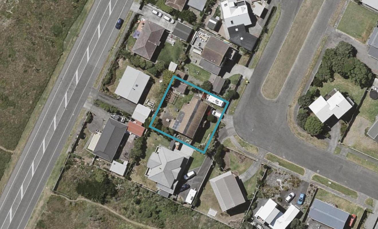 6 Scott Avenue, Otaki Beach, Otaki - Carousel 1