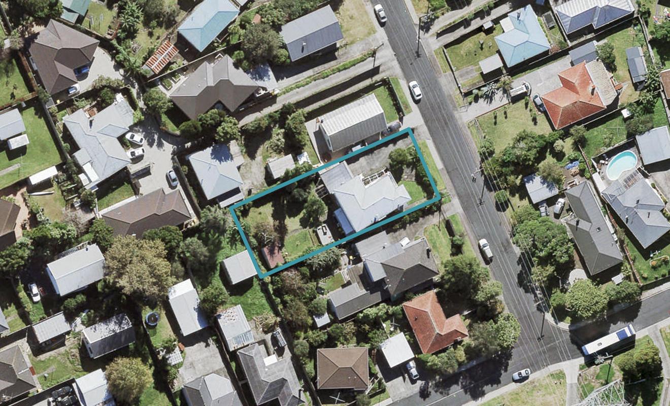 6 Marewa Street, Te Atatu South, Auckland - Carousel 1