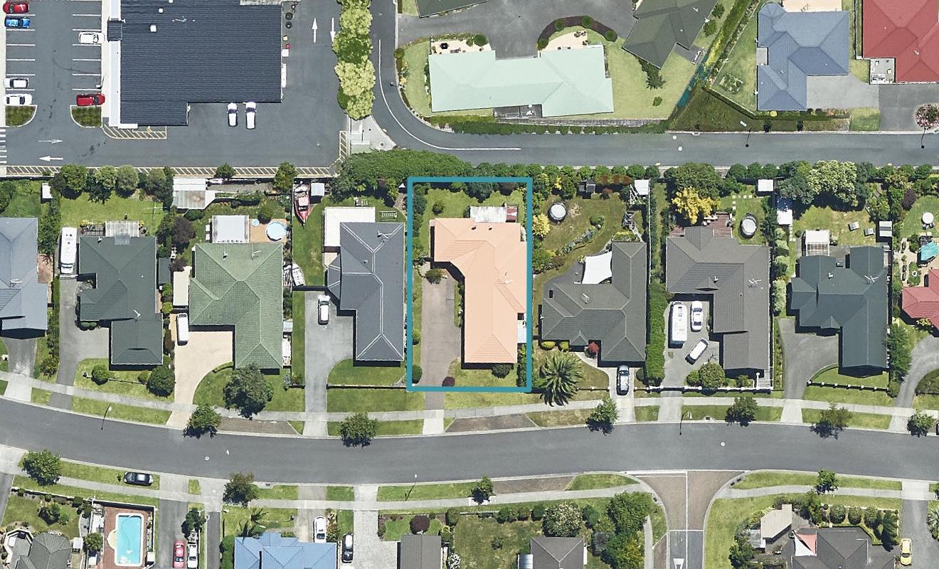 11 Manor Park Drive, Pyes Pa, Tauranga - Carousel 1