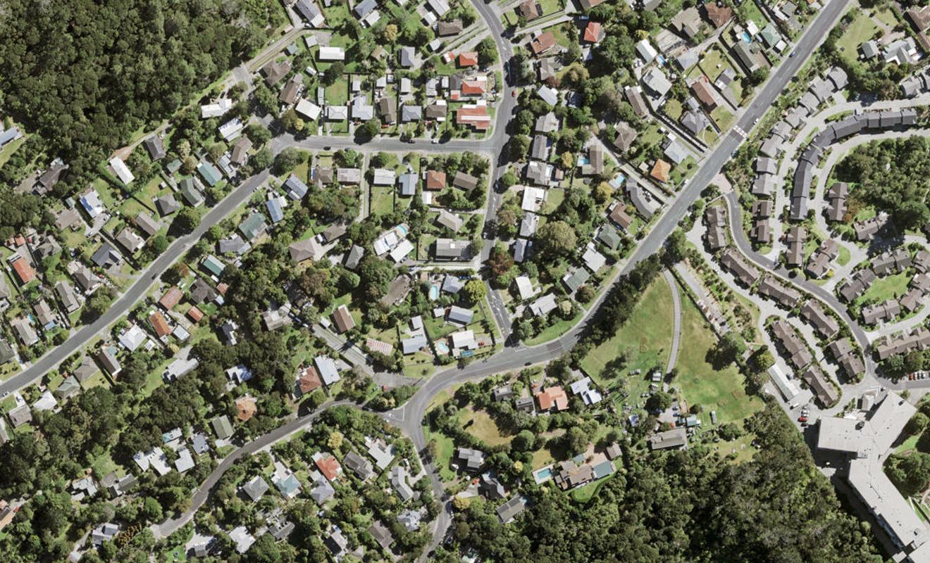 6 Castleford Street, Green Bay, Auckland - Carousel 1