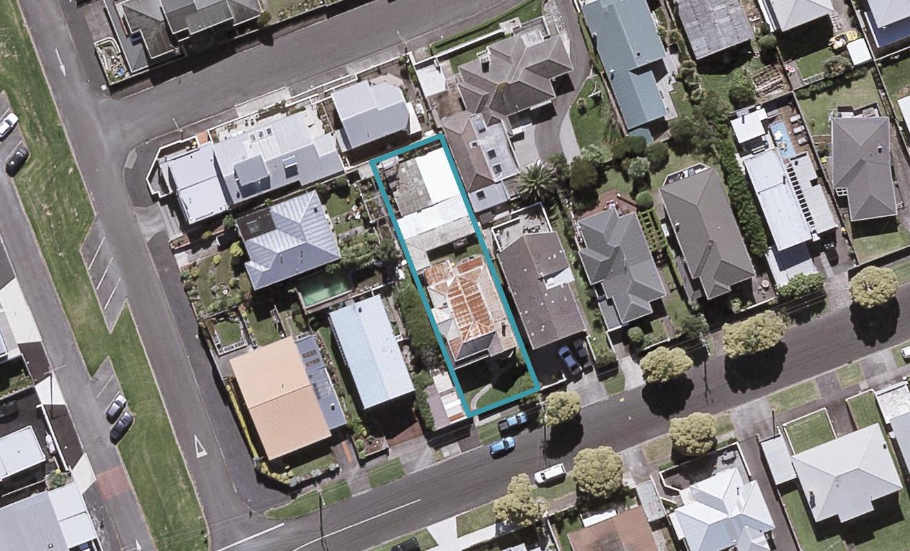 5 McLean Street, Strandon, New Plymouth - Carousel 1