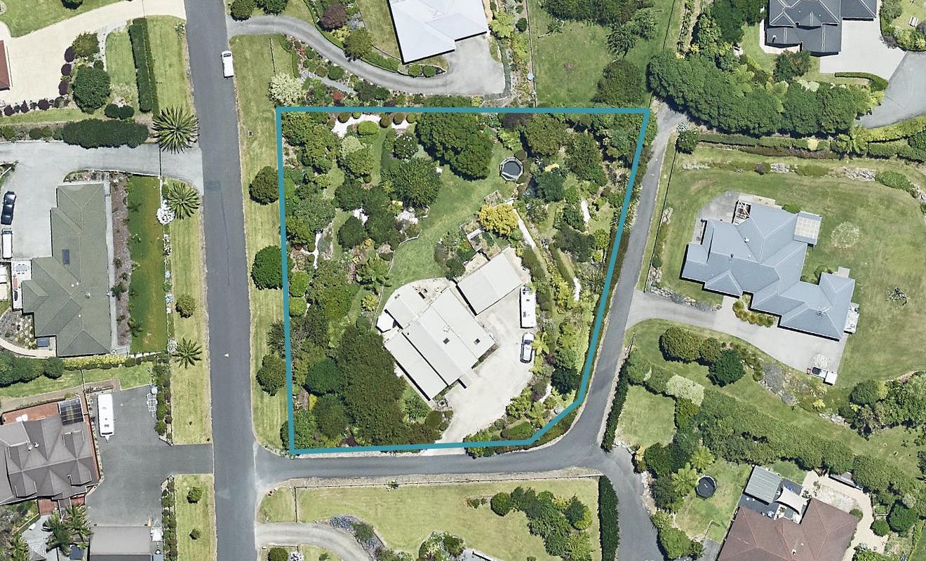 16 Roger Guy Place, Welcome Bay, Tauranga - Carousel 1