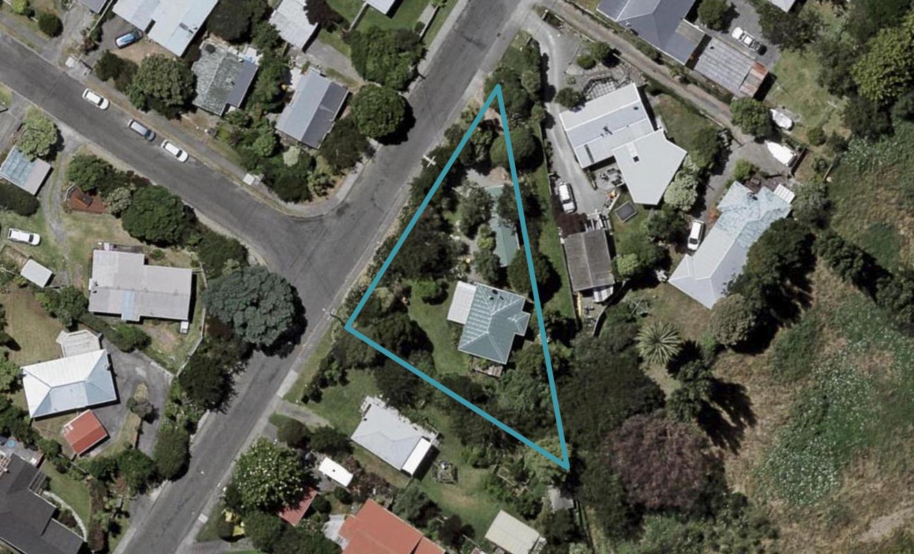 66 Kiwi Road, Raumati Beach, Paraparaumu - Carousel 1