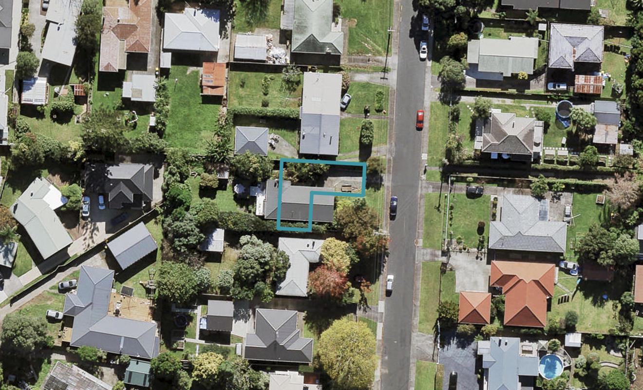 1/18 Graham Avenue, Te Atatu Peninsula, Auckland - Carousel 1