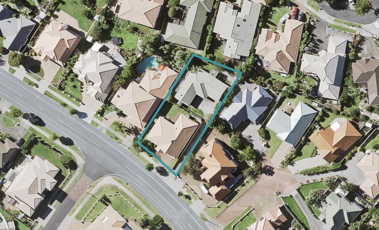 2/22 Jane Eyre Drive, Somerville, Auckland - Carousel 1