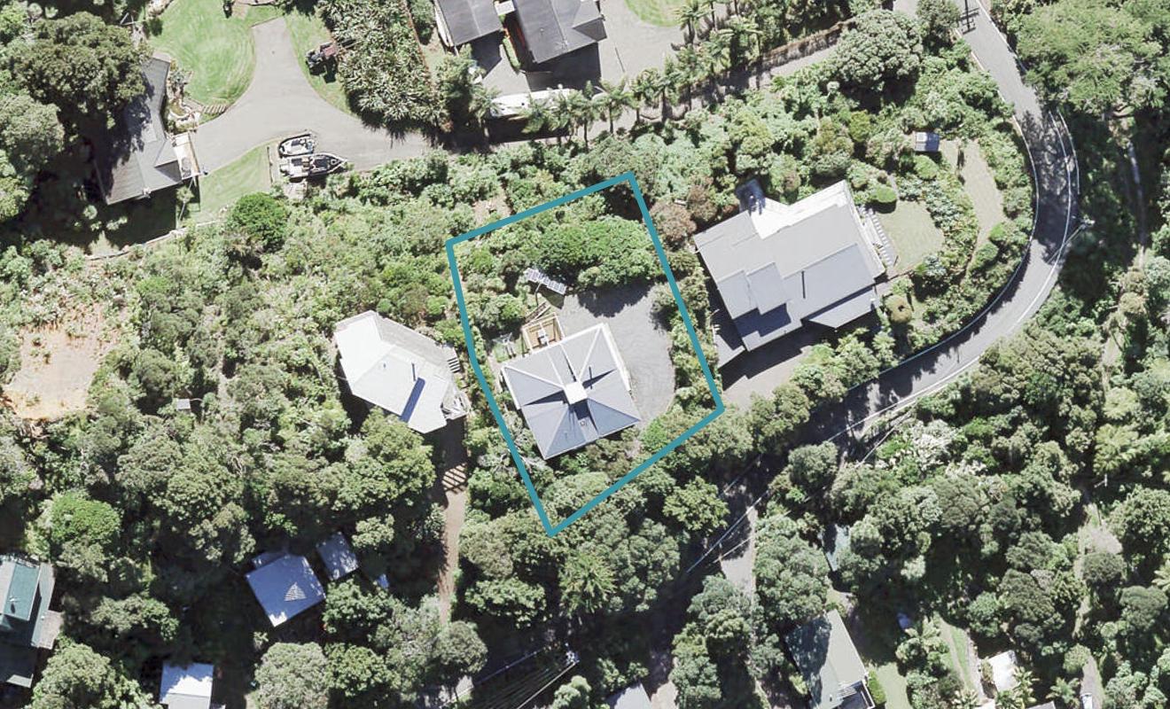 135 Cornwallis Road, Cornwallis, Auckland - Carousel 1