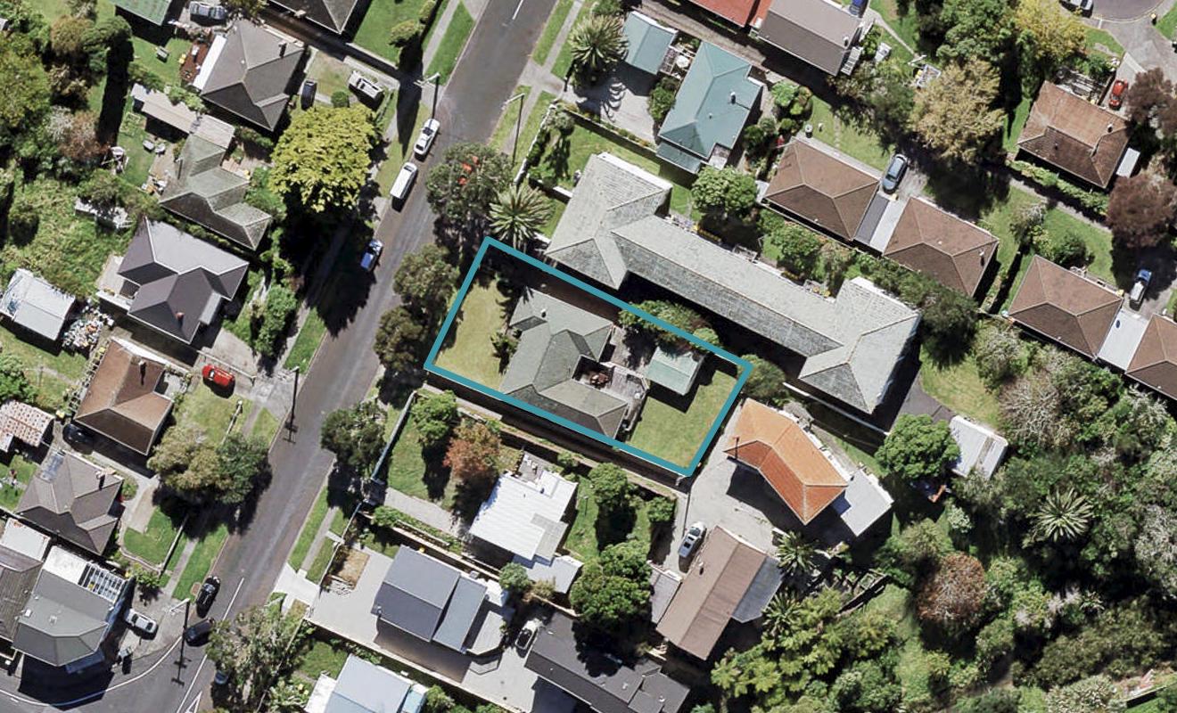 13 Queen Mary Avenue, New Lynn, Auckland - Carousel 1