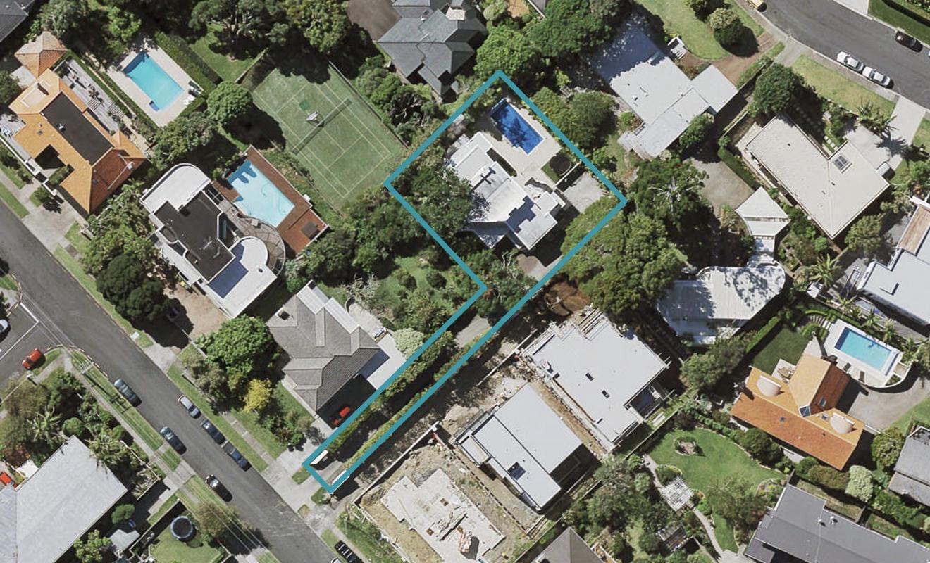 39 Lake Pupuke Drive, Takapuna, Auckland - Carousel 1