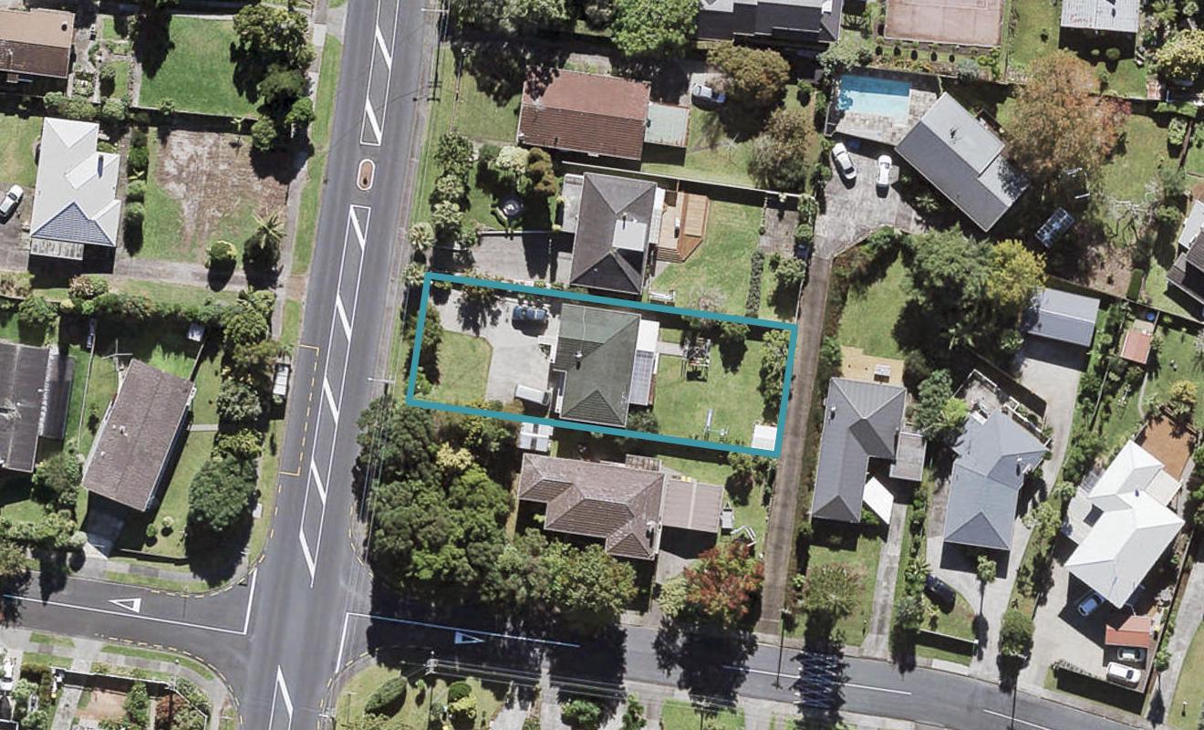 101 Te Atatu Road, Te Atatu South, Auckland - Carousel 1