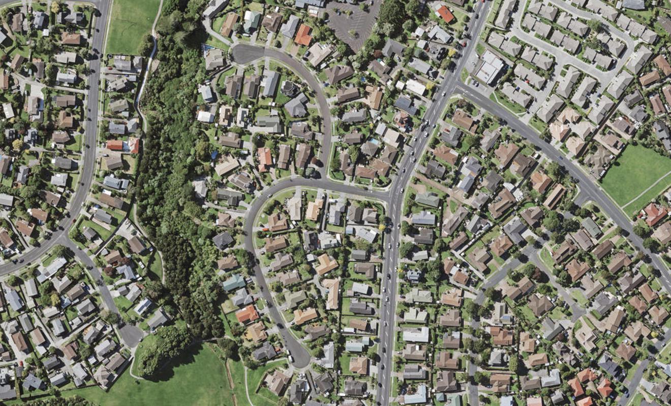 4 Pinewood Grove, Botany Downs, Auckland - Carousel 1