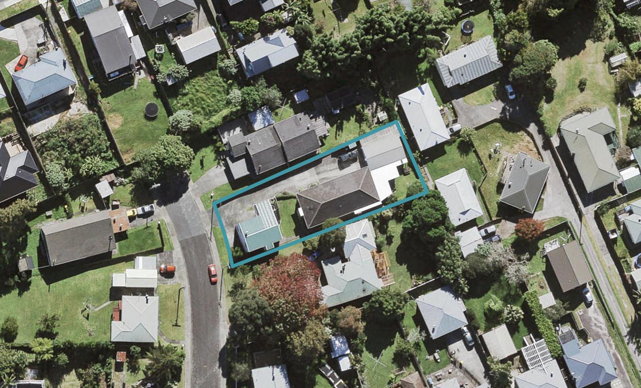 5 Pomelo Road, Te Atatu South, Auckland - Carousel 1