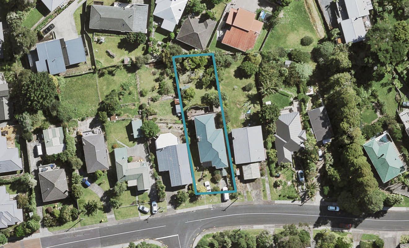 47 Derwent Crescent, Titirangi, Auckland - Carousel 1