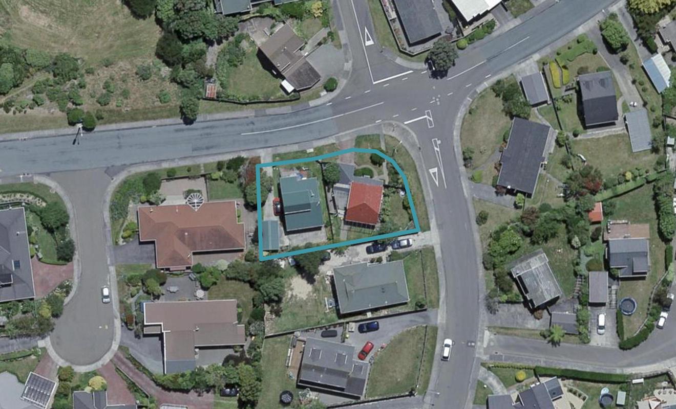 2 Cambrian Street, Churton Park, Wellington - Carousel 1