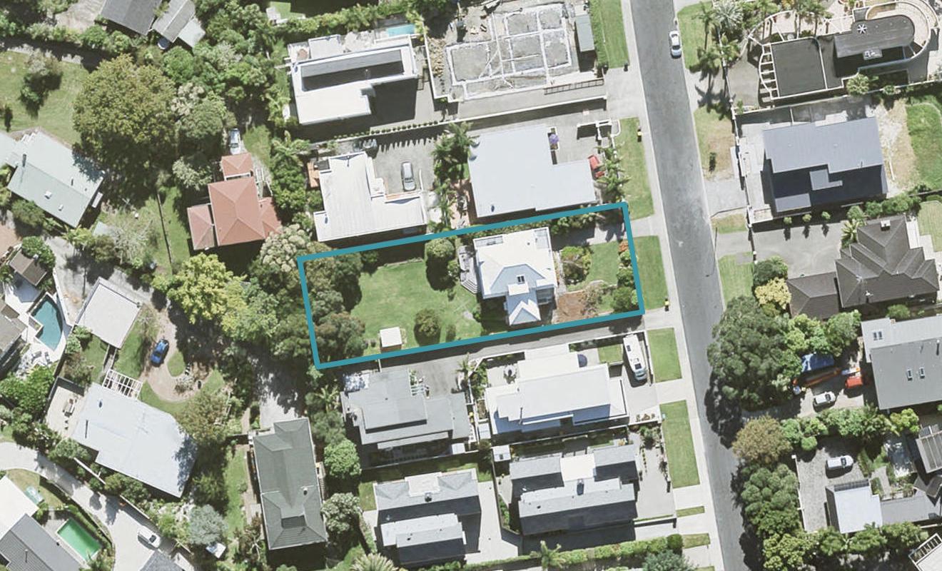 19 Sharon Road, Waiake, Auckland - Carousel 1
