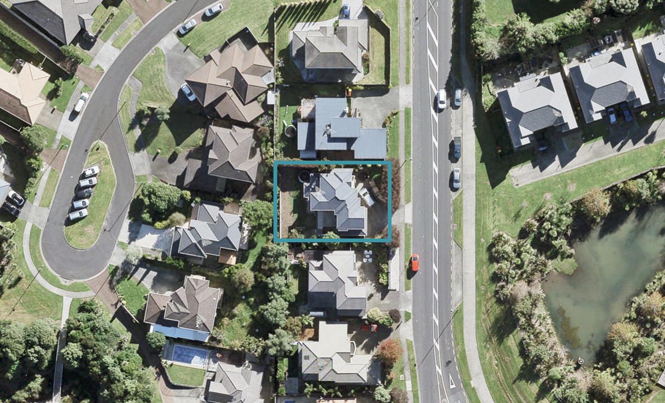 15 Medallion Drive, Oteha, Auckland - Carousel 1