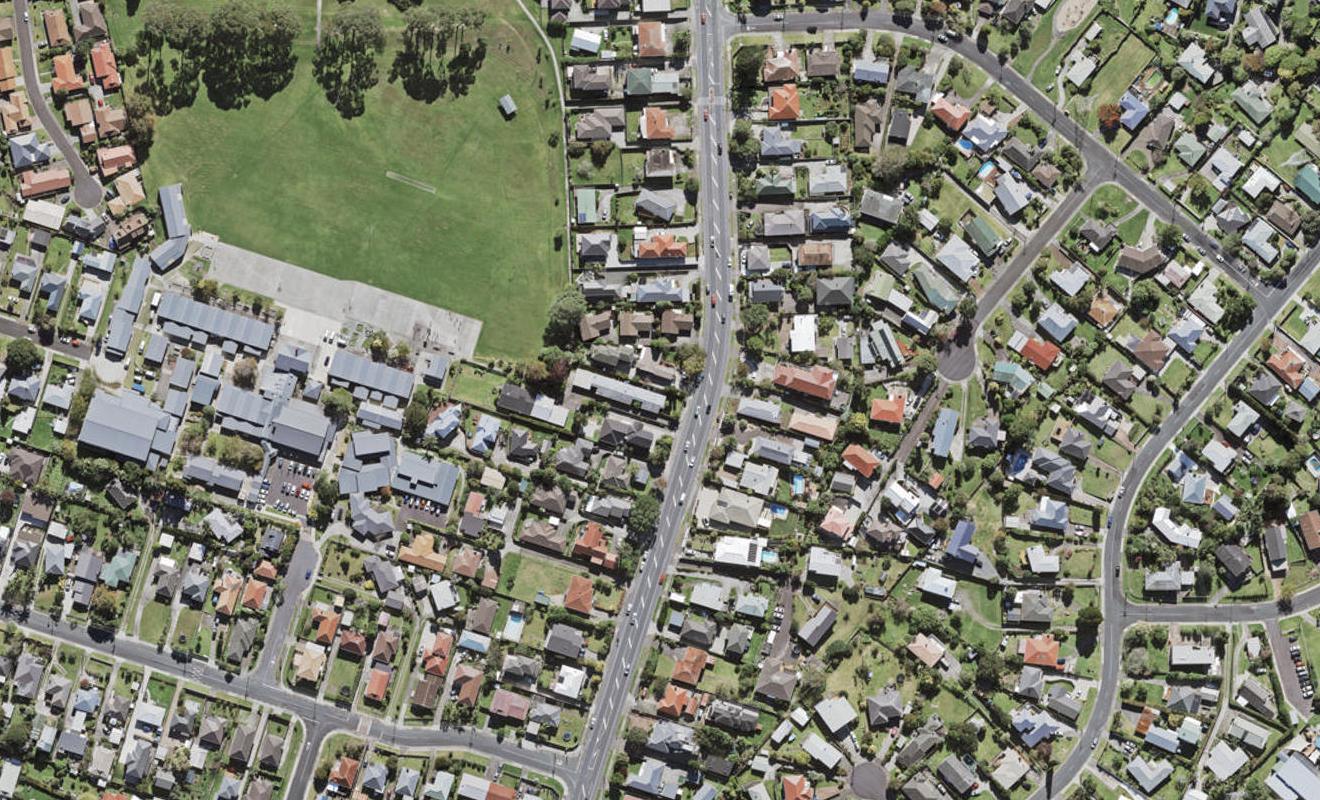 2/236 Te Atatu Road, Te Atatu South, Auckland - Carousel 1
