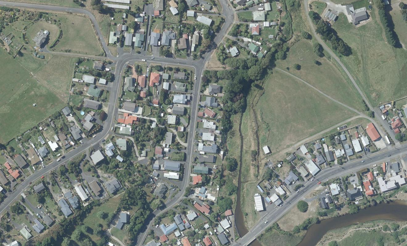 25 Edna Street, Ocean View, Dunedin - Carousel 1