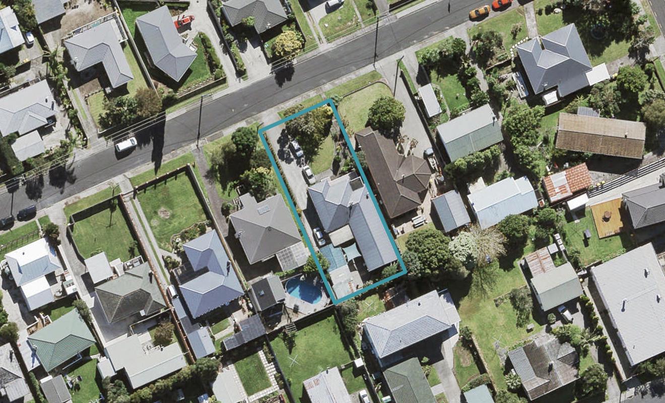67 Sylvan Crescent, Te Atatu South, Auckland - Carousel 1
