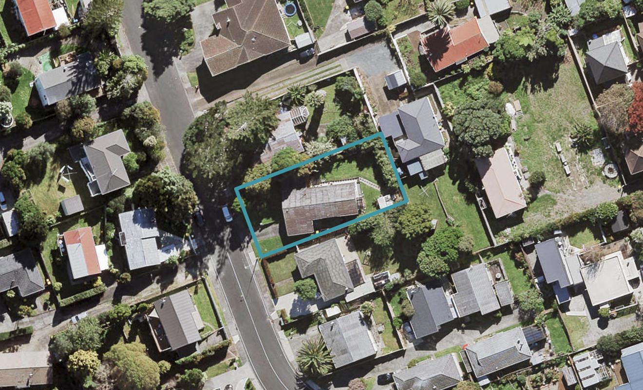 16 Hellyers Street, Birkdale, Auckland - Carousel 1