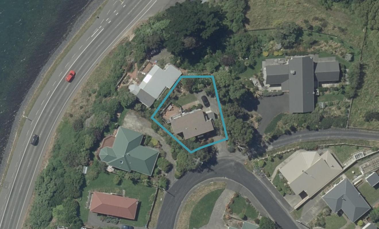 24 Bayne Terrace, Macandrew Bay, Dunedin - Carousel 1