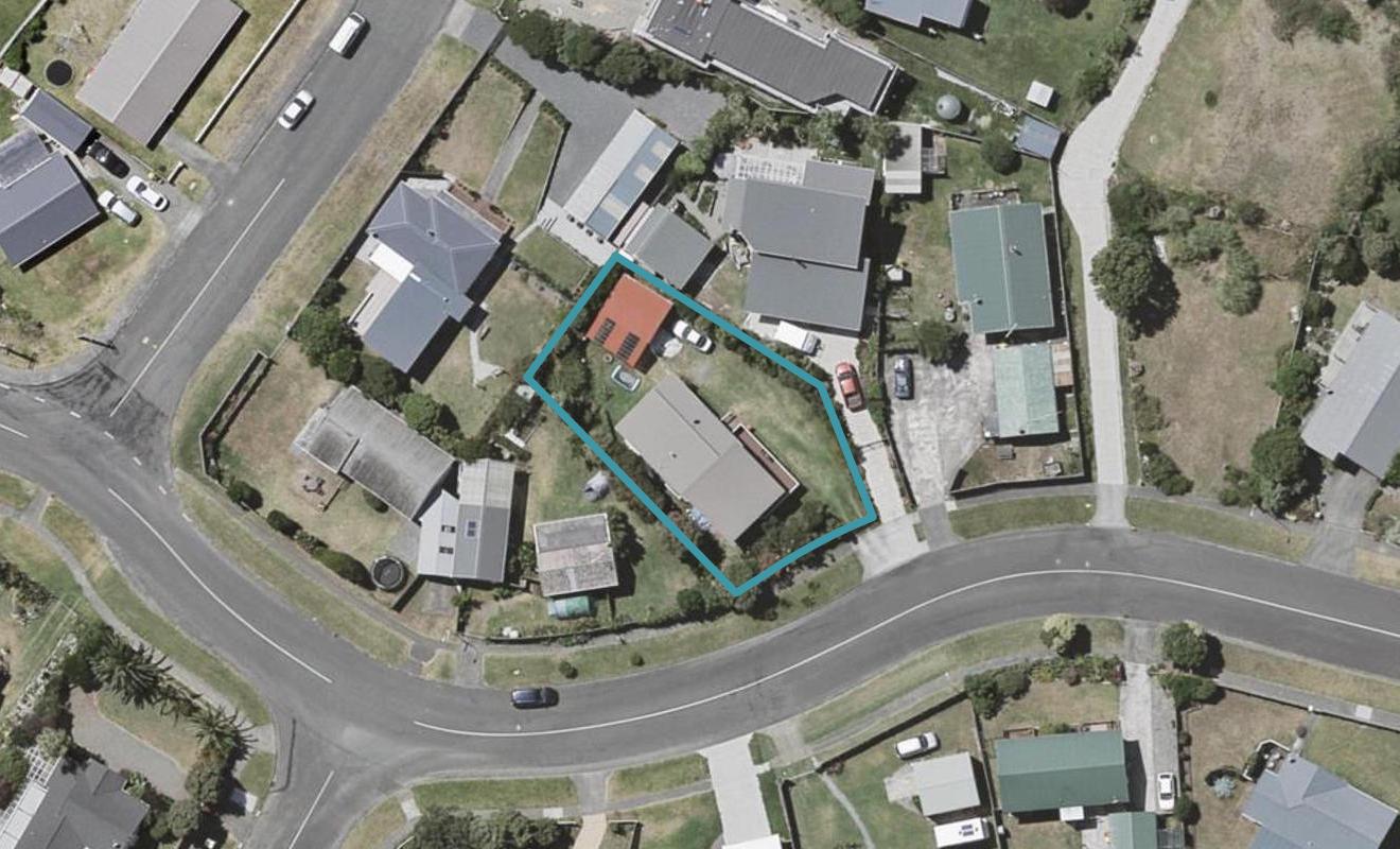 10 Karaka Street, Otaki Beach, Otaki - Carousel 1