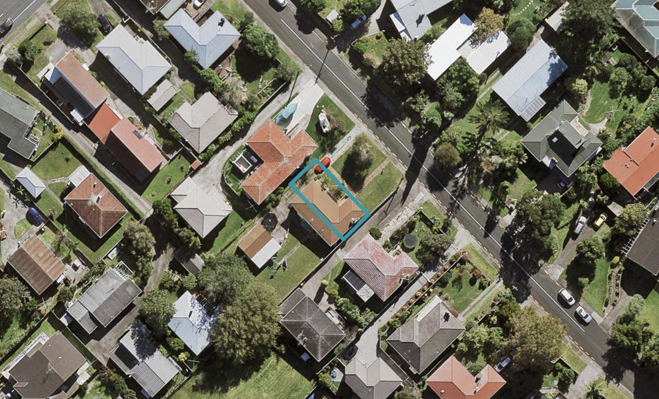 5B Deuxberry Avenue, Northcote, Auckland - Carousel 1