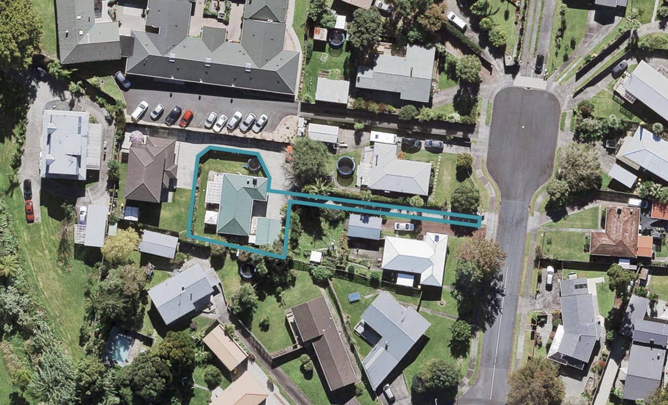 5 Orchid Place, Te Atatu South, Auckland - Carousel 1