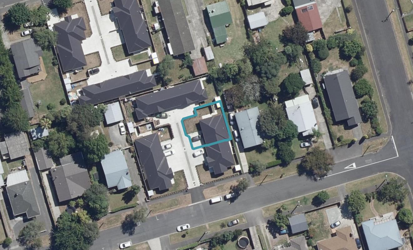 2/13 Oxford Street, Fairfield, Hamilton - Carousel 1