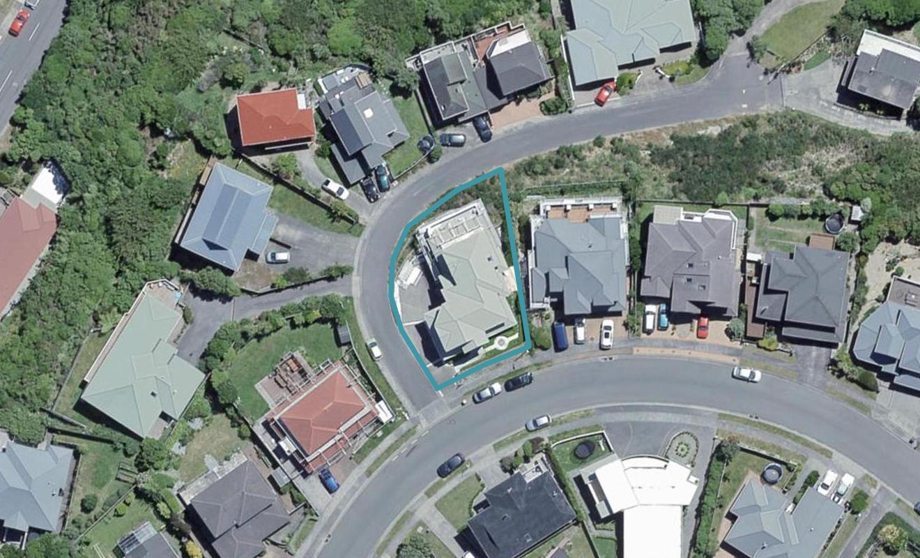 15 Landsdowne Terrace, Karori, Wellington - Carousel 1
