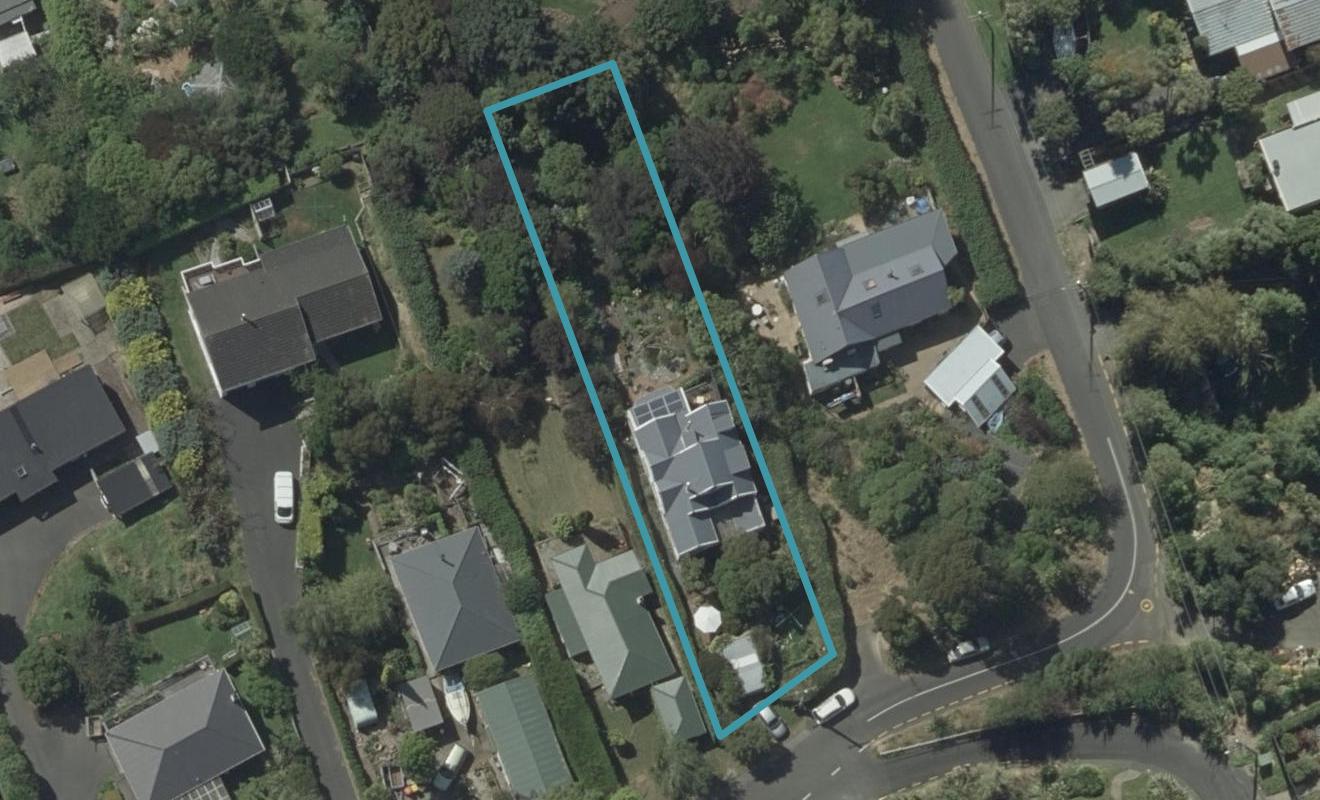 43 Waikana Street, Broad Bay, Dunedin - Carousel 1