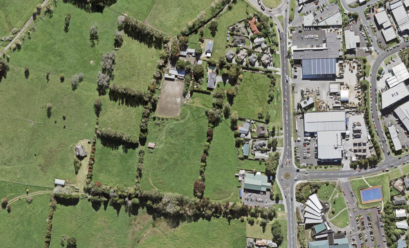 15 Oranga Drive, Westgate, Auckland - Carousel 1