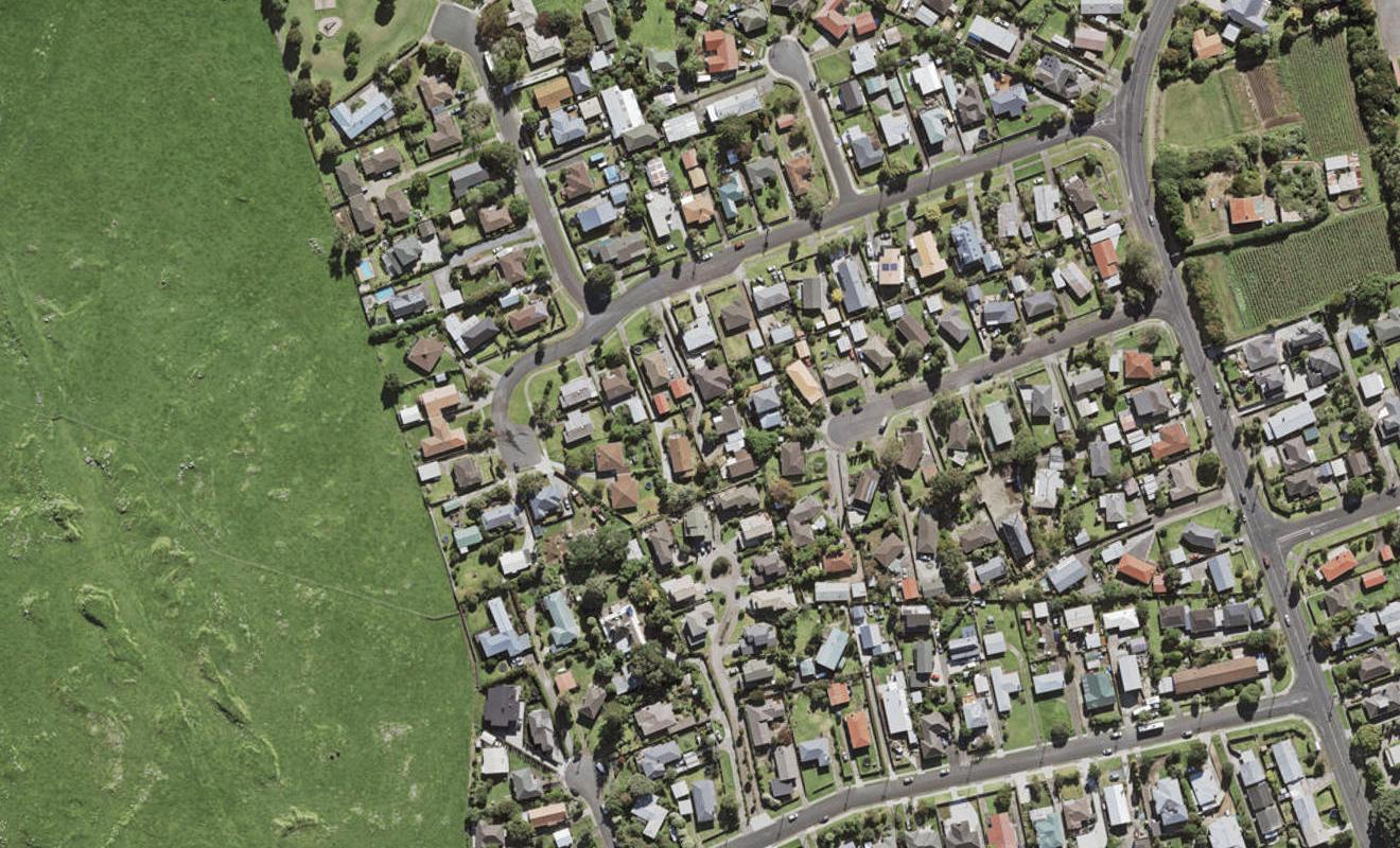 2/24 Matapouri Road, Mangere Bridge, Auckland - Carousel 1
