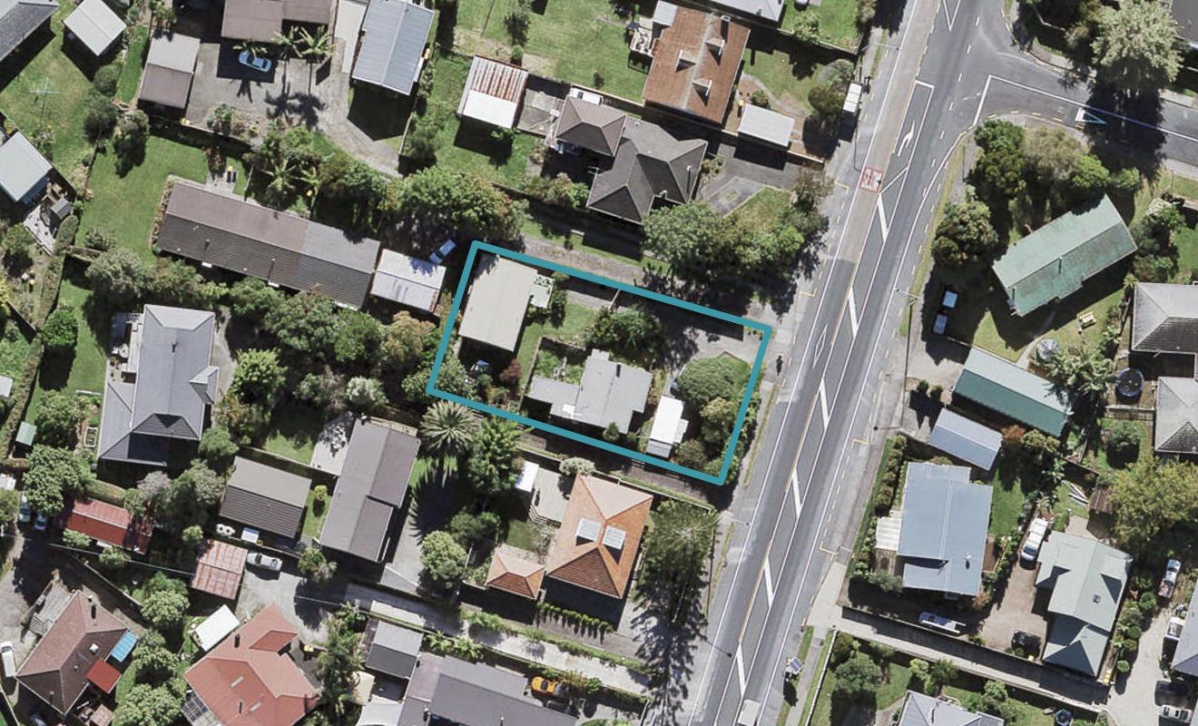 198 Te Atatu Road, Te Atatu South, Auckland - Carousel 1