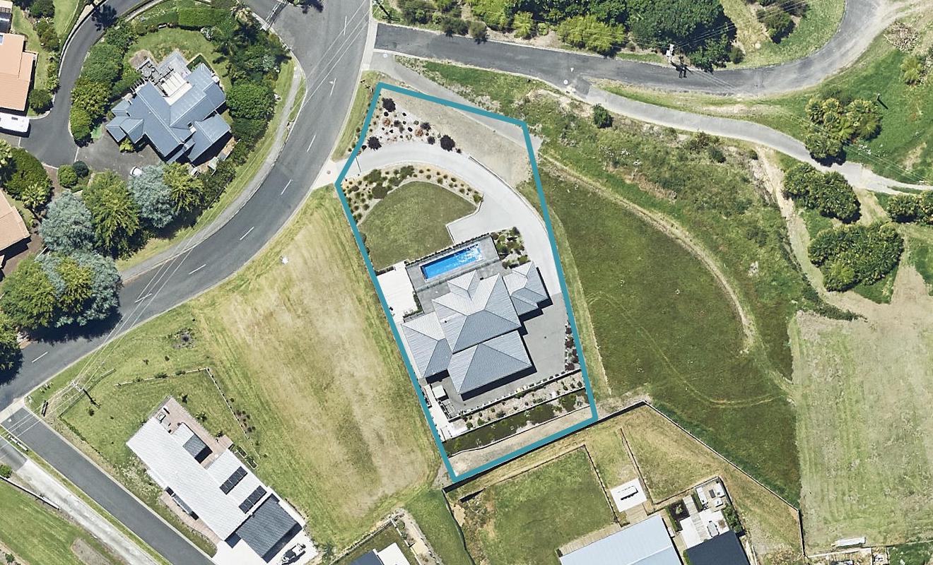 86 Ranginui Road, Welcome Bay, Tauranga - Carousel 1