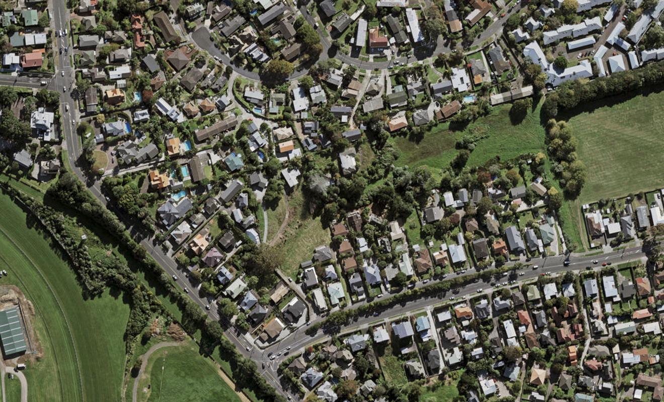 51 Gardenview Rise, Remuera, Auckland - Carousel 1