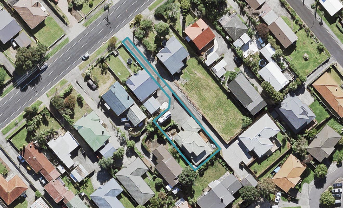 116A Hutchinson Avenue, New Lynn, Auckland - Carousel 1