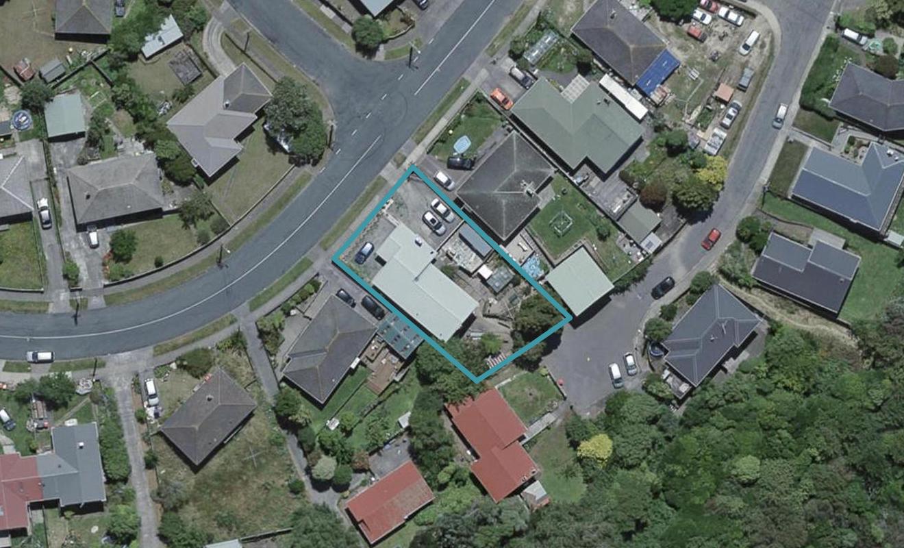 46 Davidson Crescent, Tawa, Wellington - Carousel 1