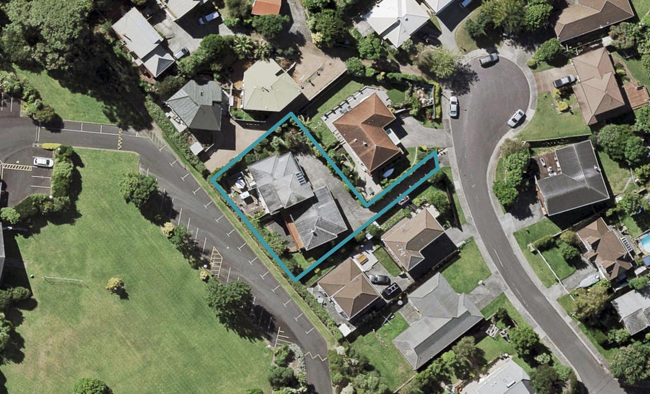 1/8 Strabo Place, Windsor Park, Auckland - Carousel 1