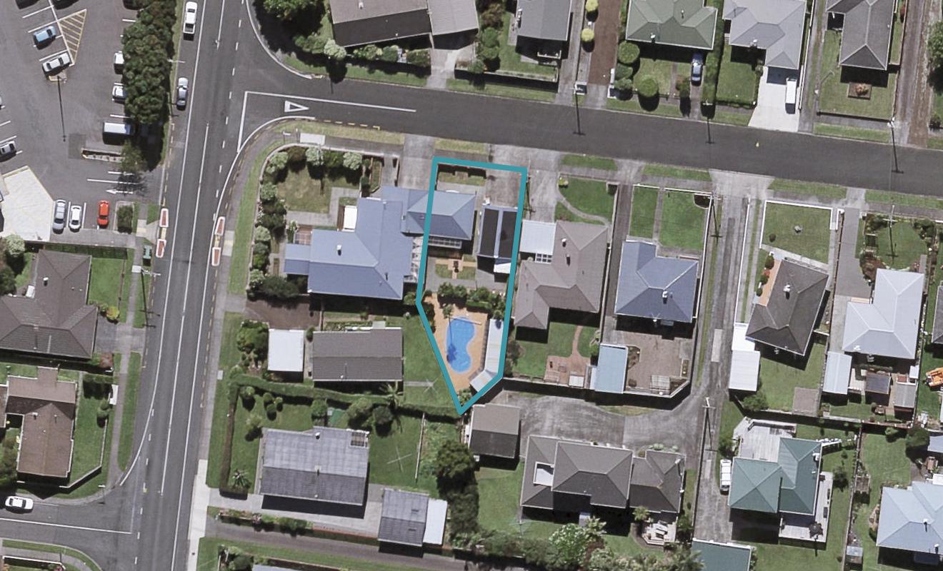 4 Trafalgar Street, Westown, New Plymouth - Carousel 1