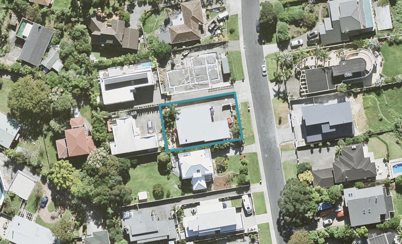 17A Sharon Road, Waiake, Auckland - Carousel 1