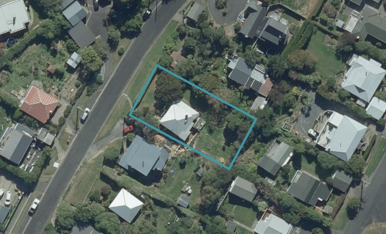 36 Marion Street, Macandrew Bay, Dunedin - Carousel 1