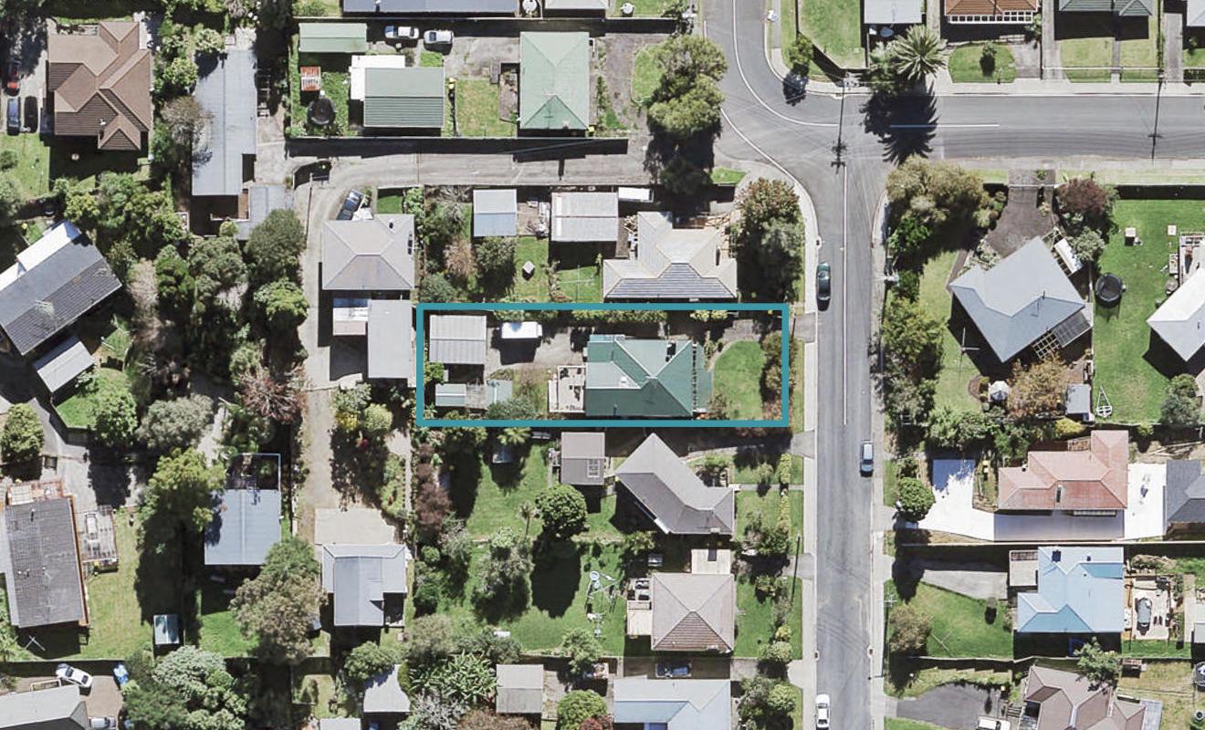 3 Springside Place, New Lynn, Auckland - Carousel 1
