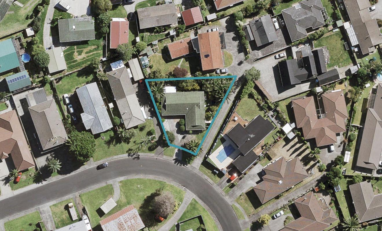 12 Frank Evans Place, Henderson, Auckland - Carousel 1