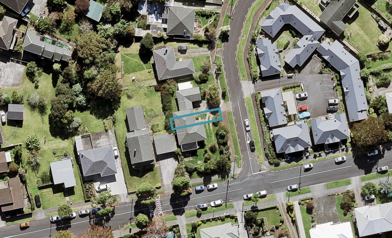 5/2 Windermere Crescent, Blockhouse Bay, Auckland - Carousel 1
