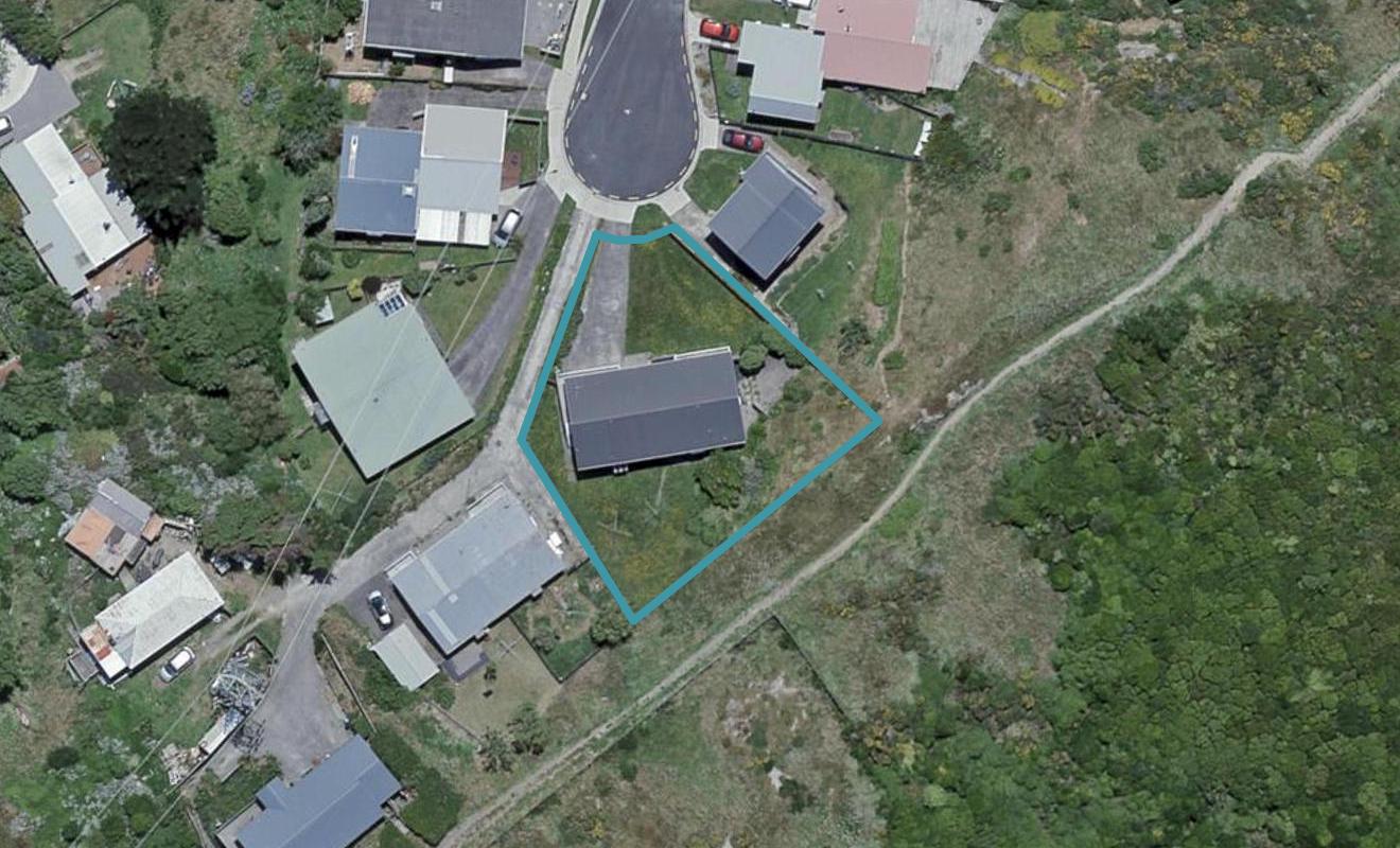 45A Edgecombe Street, Newlands, Wellington - Carousel 1