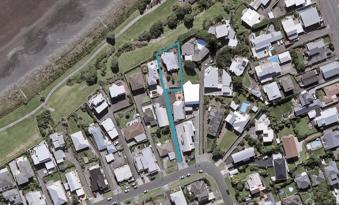 27D Hamblyn Street, Strandon, New Plymouth - Carousel 1