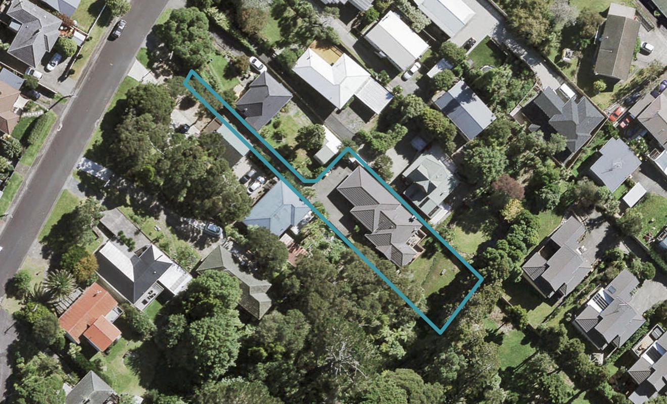 35A Fairmount Road, Titirangi, Auckland - Carousel 1