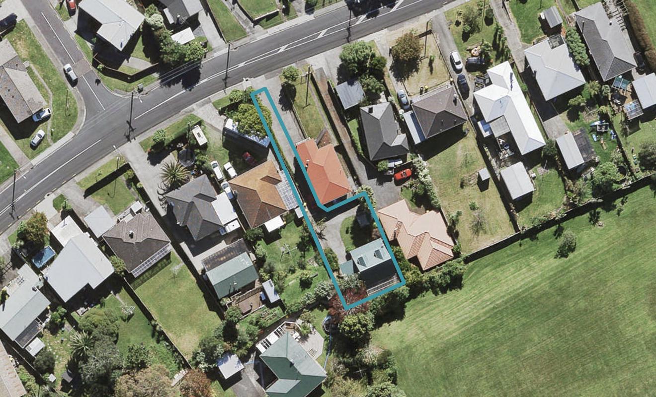 58A Vodanovich Road, Te Atatu South, Auckland - Carousel 1