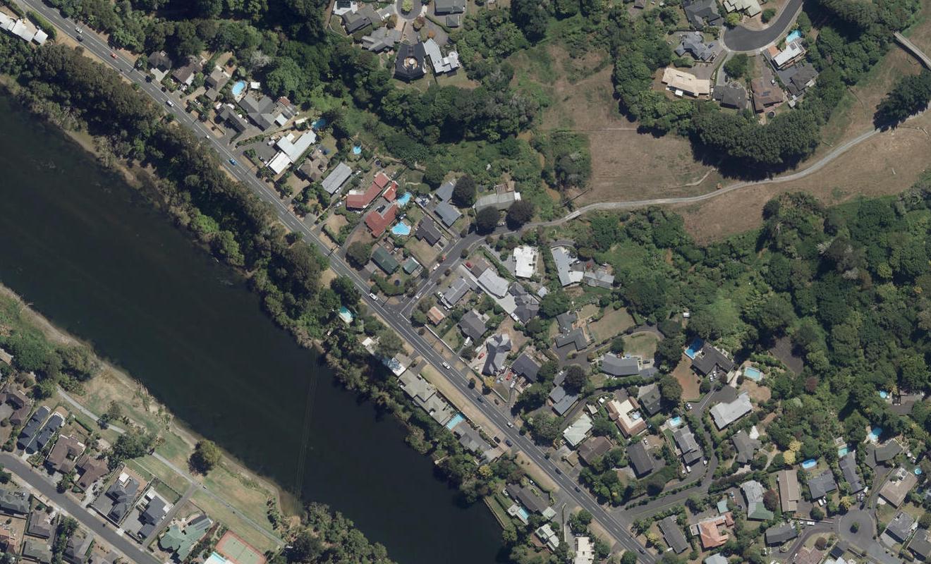 2/2 Tauhara Drive, Queenwood, Hamilton - Carousel 1
